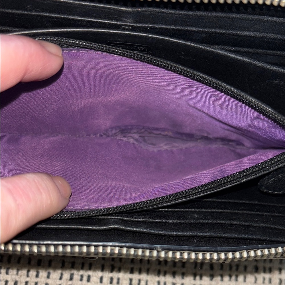 Coach Black Full Zip Leather Wallet - Picture 8 of 8